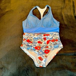Women’s bikini size medium!!